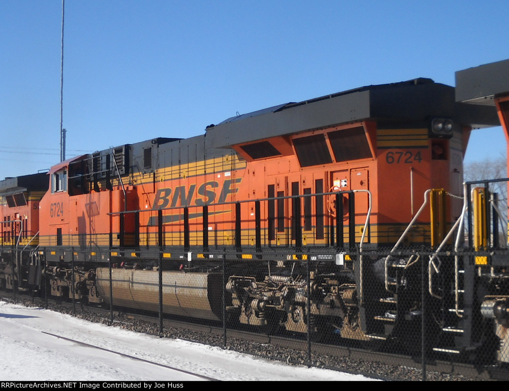 BNSF 6724